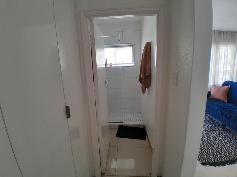 To Let 1 Bedroom Property for Rent in Sea Point Western Cape